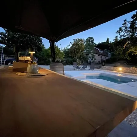 Vilă With Pool In Near The *