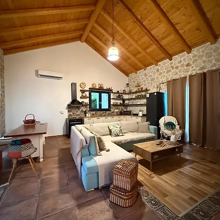 Villa With Pool In Near The