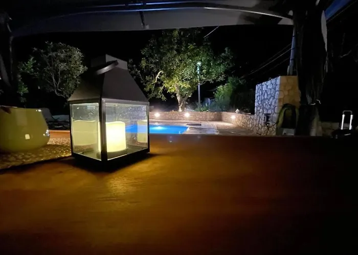 With Pool In Near The Pelekas