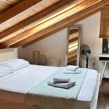 With Pool In Near The Πέλεκας